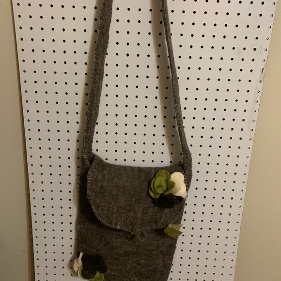 Wool Purse - Picture 2 of 9